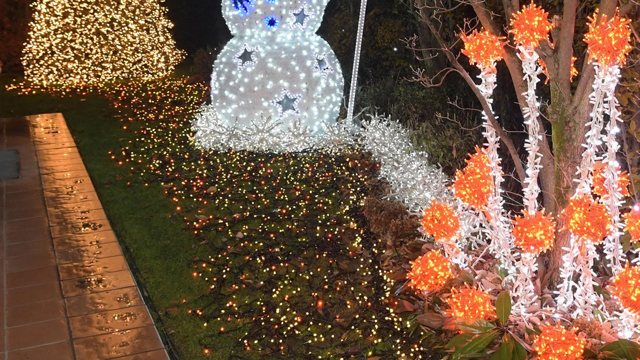 Melegnano, si alza il sipario sulla rassegna. Il sindaco: tanti appuntamenti in vista. E il 7 dicembre il tradizionale maxi-spettacolo, si illumina la casa di Santa Claus. Melegnano, si alza il sipario sulla rassegna. Il sindaco: tanti appuntamenti in vista. E il 7 dicembre il tradizionale maxi-spettacolo, si illumina la casa di Santa Claus.