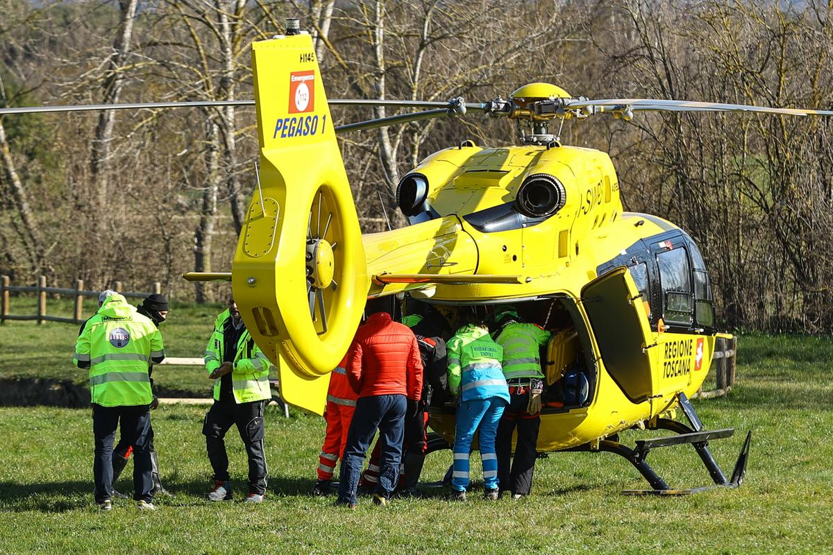 incidente a manerbio un ragazzino di 12 anni in bici si scontra con una moto grave in ospedale