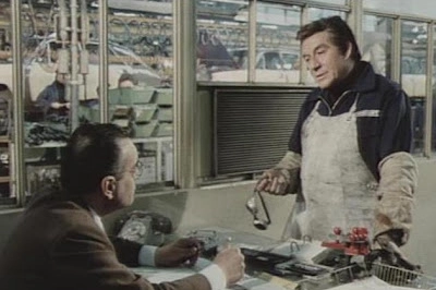 Tognazzi in Romanzo Popolare alla fabbrica Innocenti di Lambrate