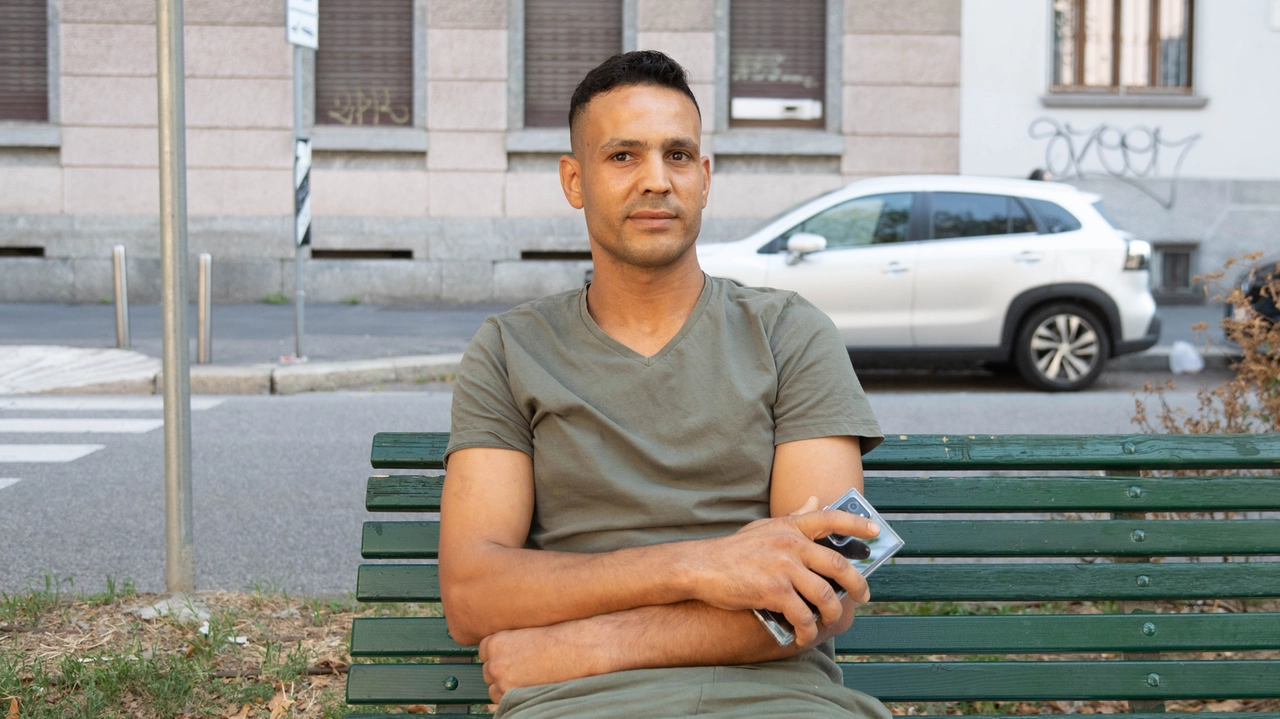 Viaggio nella Corvetto in agosto, Salah Azizi