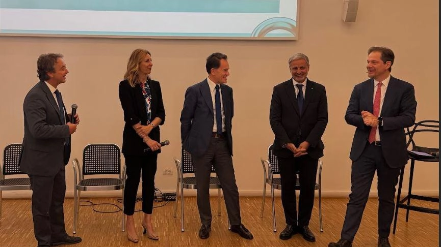 “Host” si terrà dal 17 al 21 ottobre in. FieraMilano. Da sinistra Alessandro Fontana, Francesca Cavallo, Maurizio Forte, Roberto Foresti, Andrea Bignami “Host” si terrà dal 17 al 21 ottobre in. FieraMilano. Da sinistra Alessandro Fontana, Francesca Cavallo, Maurizio Forte, Roberto Foresti, Andrea Bignami