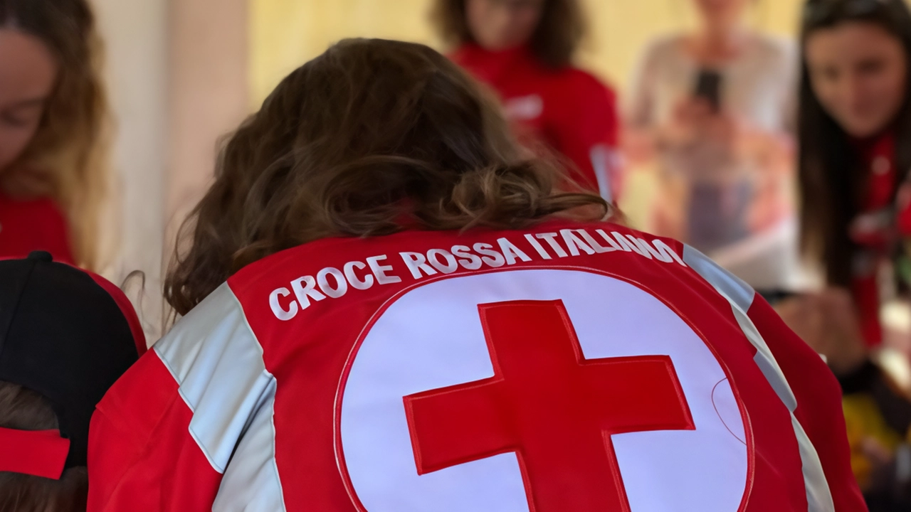 Commissariata per sei mesi la Croce Rossa di Como Commissariata per sei mesi la Croce Rossa di Como