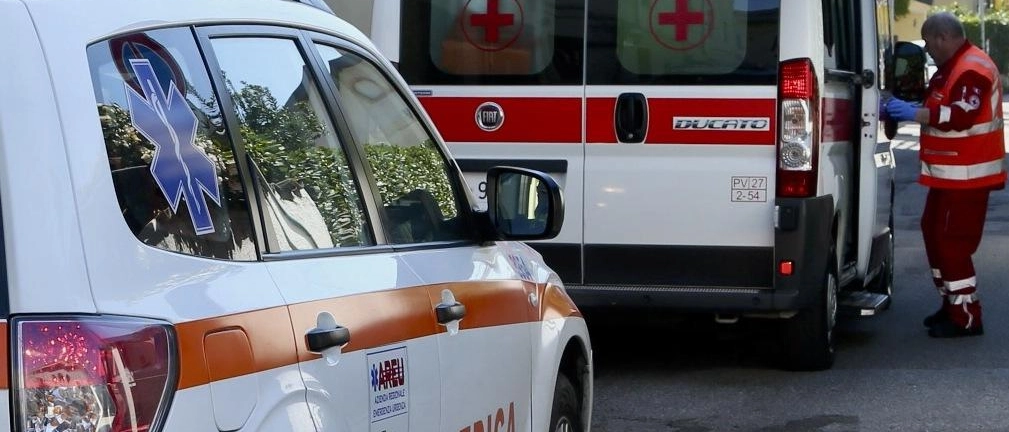 Incidente a Brienno, moto e auto si scontrano sulla statale Regina: due feriti