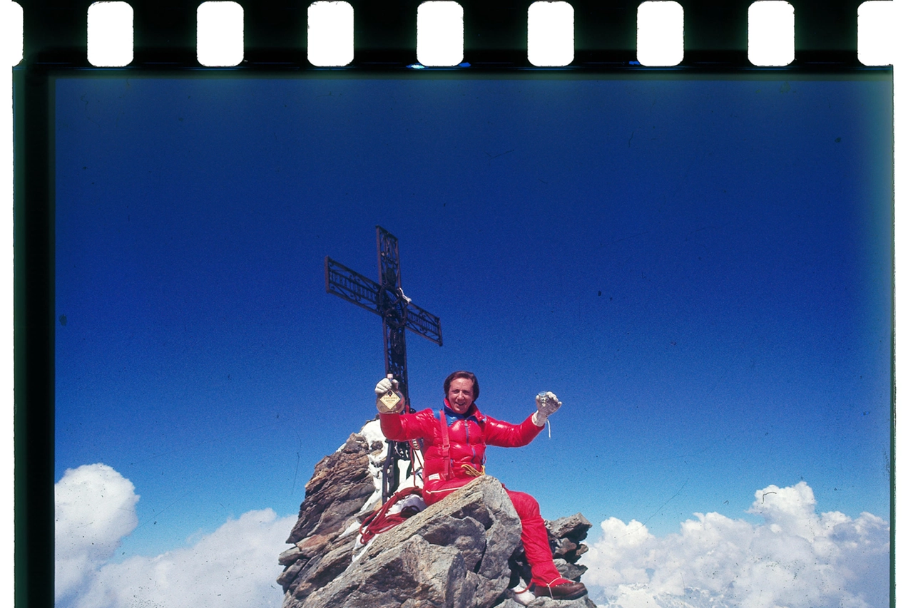 Una delle pubblicità entrate nella storia che l'hanno visto protagonista è quella della grappa Bocchino, con Mike che in vetta a una montagna declama: "Sempre più in alto!"