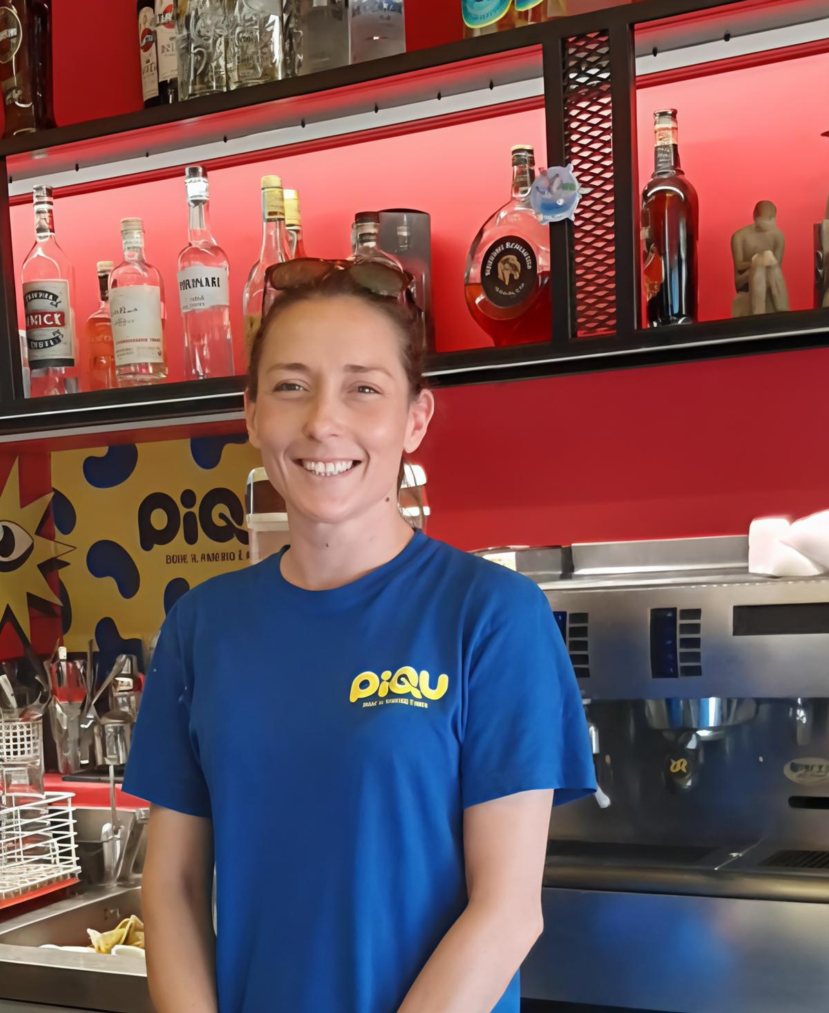 Da Piqu il panino “al cucchiaio“: "C’è più gente che a fine luglio" Da Piqu il panino “al cucchiaio“: "C’è più gente che a fine luglio"