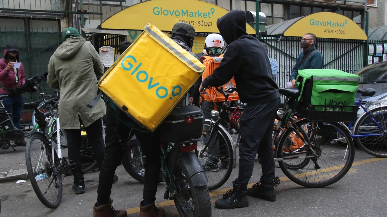 L’aggressione è avvenuta fuori dal Bicocca Village, in via Ansaldo, spesso meta dei rider per prendere il cibo da consegnare L’aggressione è avvenuta fuori dal Bicocca Village, in via Ansaldo, spesso meta dei rider per prendere il cibo da consegnare