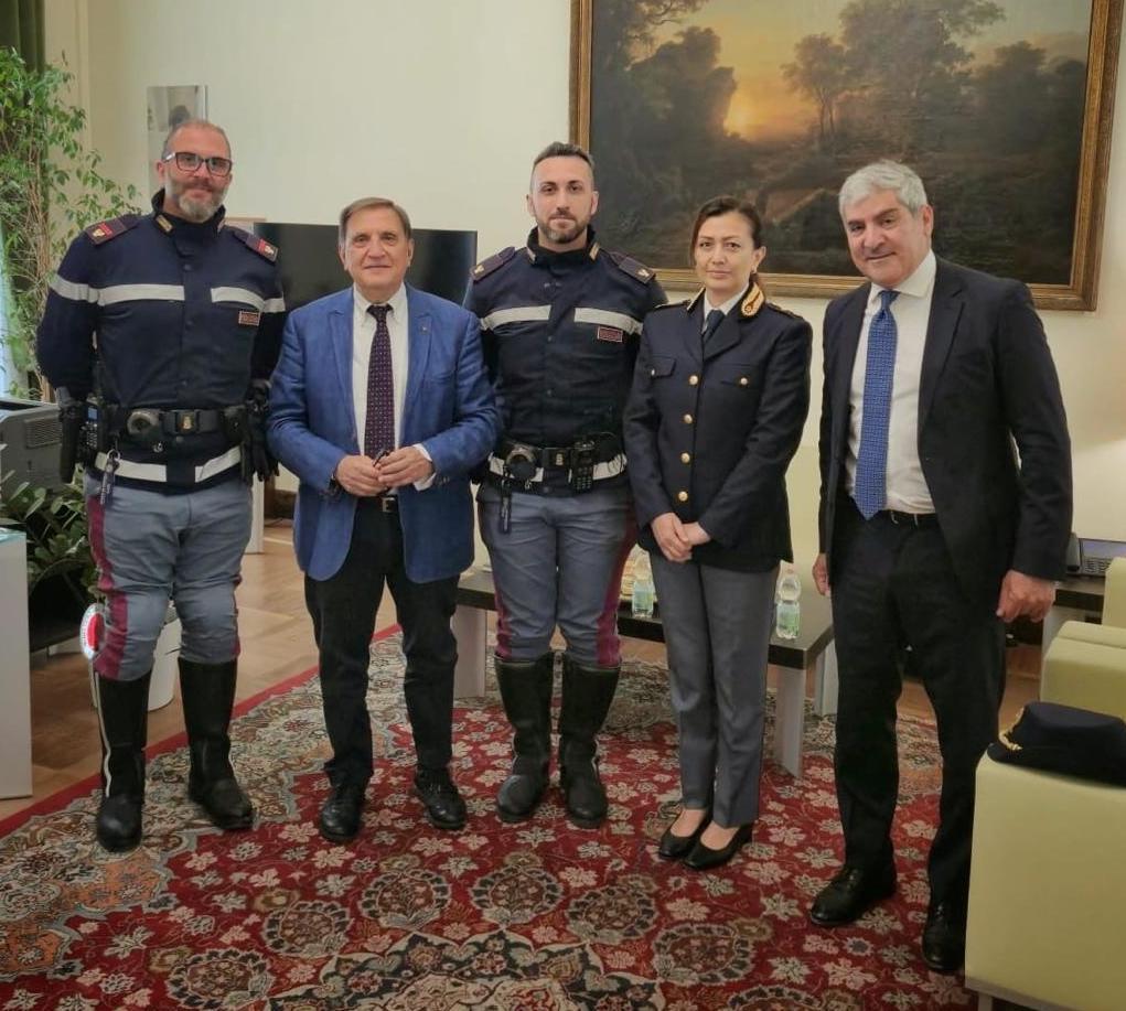 Uccisa in casa, perizia psichiatrica. Lode a due agenti Uccisa in casa, perizia psichiatrica. Lode a due agenti