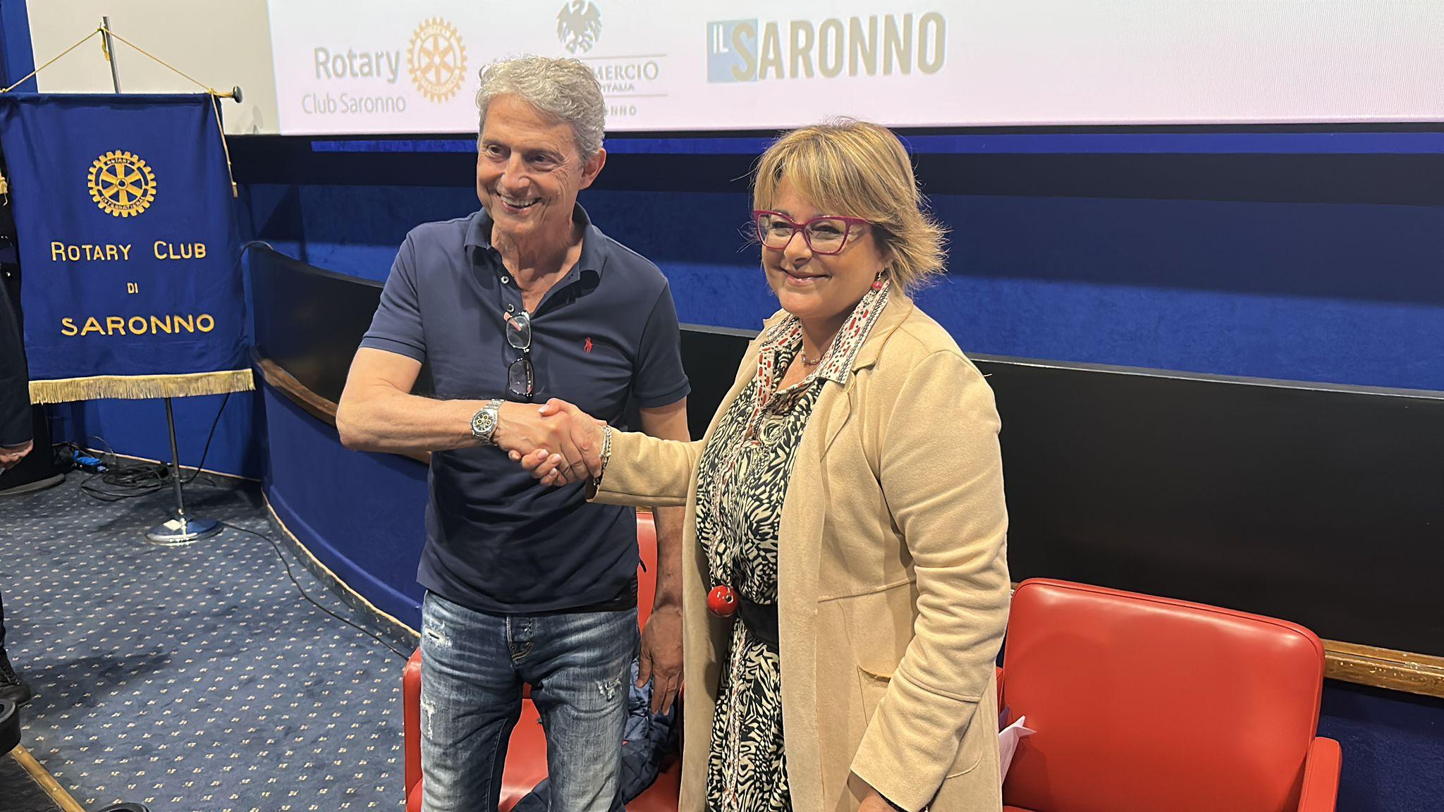 Ballottaggio, Saronno sceglie il nuovo sindaco: sfida all’ultimo voto tra Ilaria Pagani e Rienzo Azzi Ballottaggio, Saronno sceglie il nuovo sindaco: sfida all’ultimo voto tra Ilaria Pagani e Rienzo Azzi