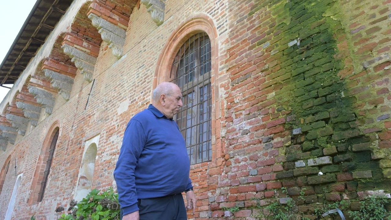 "Se un cittadino proprietario di uno stabile diroccato non se ne cura, il Comune può obbligarlo a sistemarlo o può...