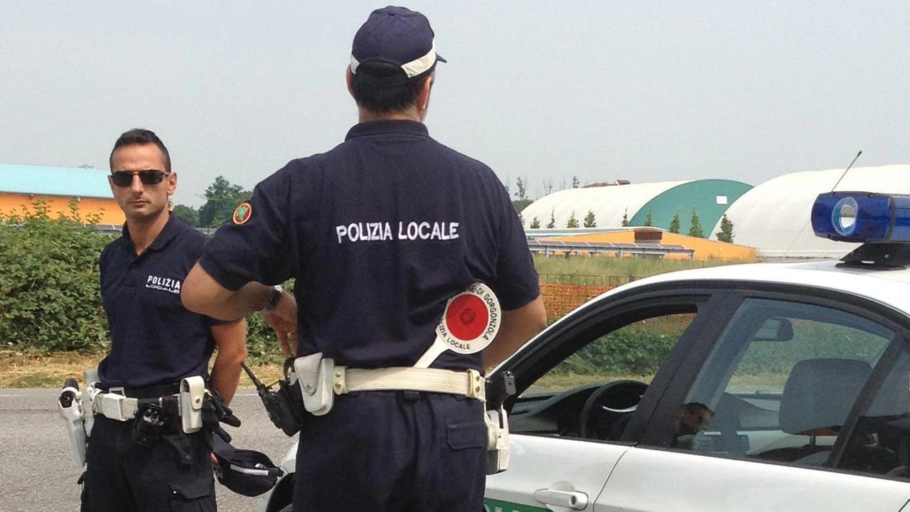 Polizia Locale in azione a Luino Polizia Locale in azione a Luino