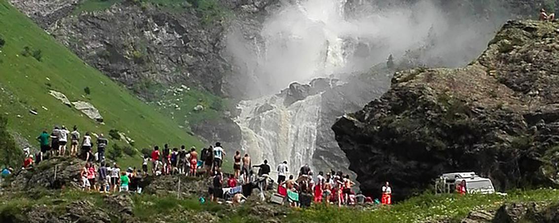 Cascate del Serio, l’apertura del 2025: le date e i percorsi per andare ad ammirarle Cascate del Serio, l’apertura del 2025: le date e i percorsi per andare ad ammirarle