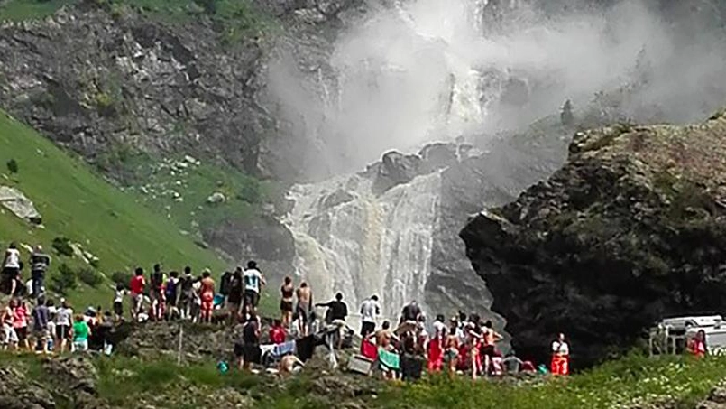 Cascate del Serio, l’apertura del 2025: le date e i percorsi per andare ad ammirarle