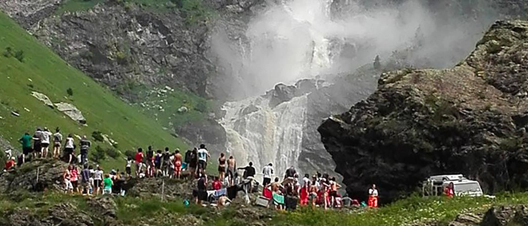 Cascate del Serio, l’apertura del 2025: le date e i percorsi per andare ad ammirarle
