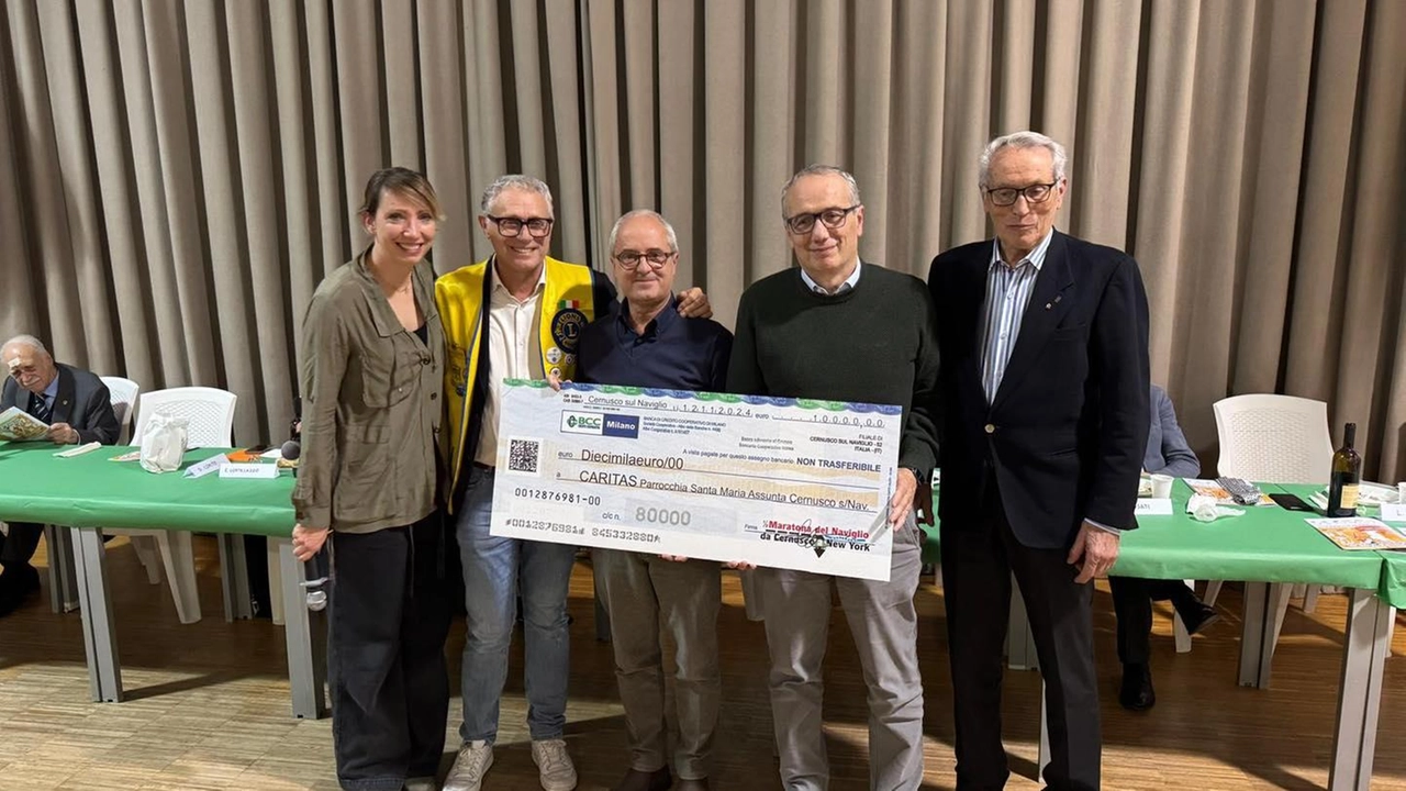 Mezza maratona del Naviglio a Cernusco: Lions donano 35mila euro a scuole e associazioni. Premiati progetti di solidarietà, tra cui contrasto al doping e addestramento cani guida. Prossima edizione il 18 maggio 2025, con premio speciale per la Maratona di New York. Mezza maratona del Naviglio a Cernusco: Lions donano 35mila euro a scuole e associazioni. Premiati progetti di solidarietà, tra cui contrasto al doping e addestramento cani guida. Prossima edizione il 18 maggio 2025, con premio speciale per la Maratona di New York.