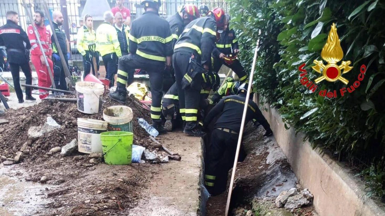 Cinisello, incidente fatale per un 61enne. Vigili del fuoco al lavoro per ore Cinisello, incidente fatale per un 61enne. Vigili del fuoco al lavoro per ore