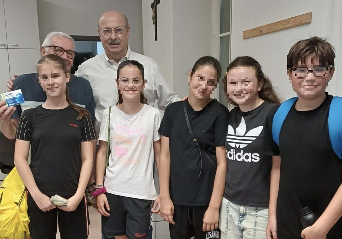 Barlassina, trovano portafogli e lo restituiscono: la lezione di civiltà di cinque amici di scuola