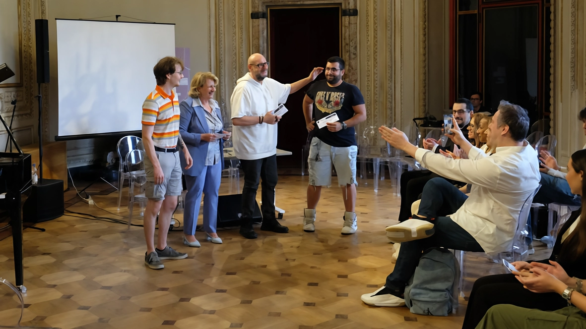 Consegnate a Villa Borromeo le borse di studio: mille euro e un corso al Campus del Palafiori Consegnate a Villa Borromeo le borse di studio: mille euro e un corso al Campus del Palafiori