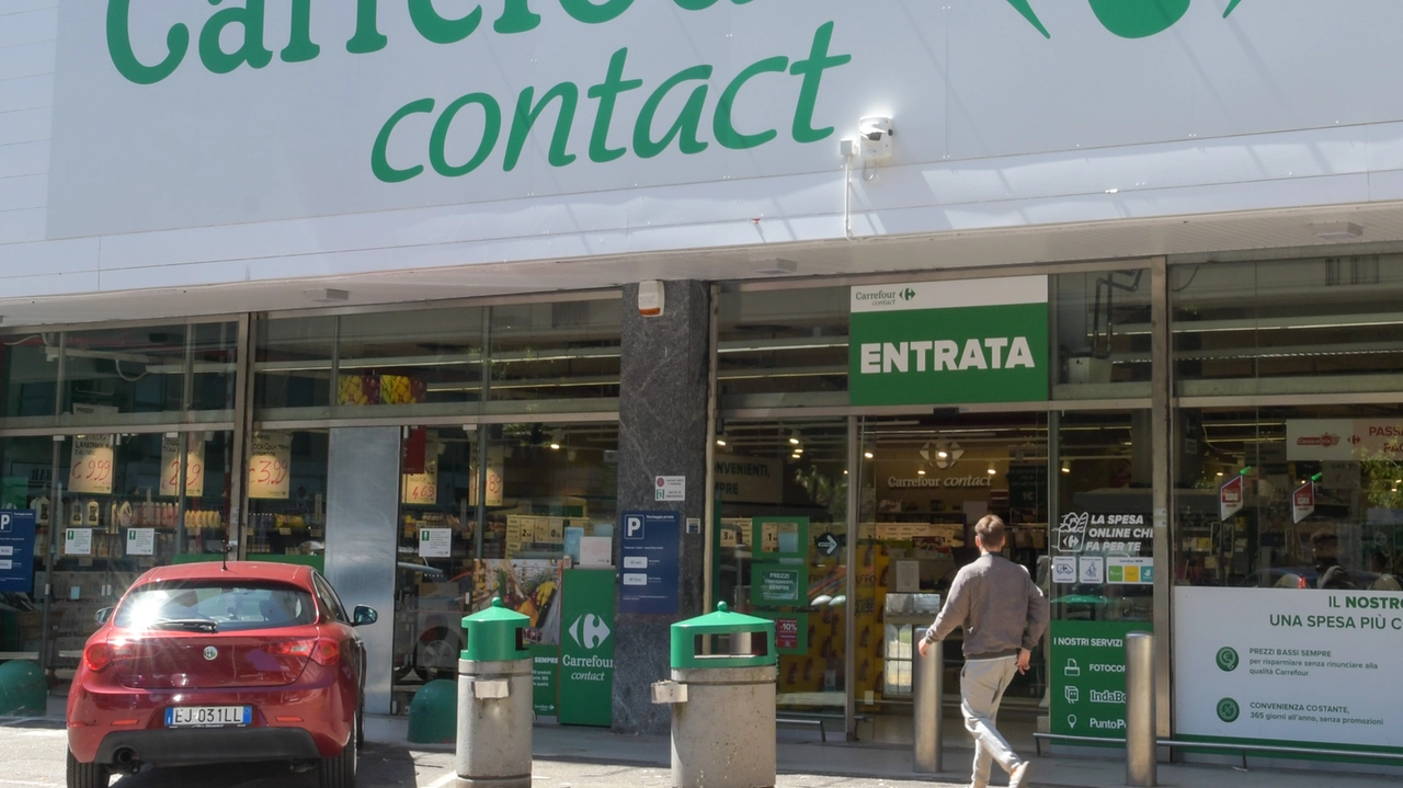 Nel mirino un punto vendita della catena francese Carrefour Nel mirino un punto vendita della catena francese Carrefour
