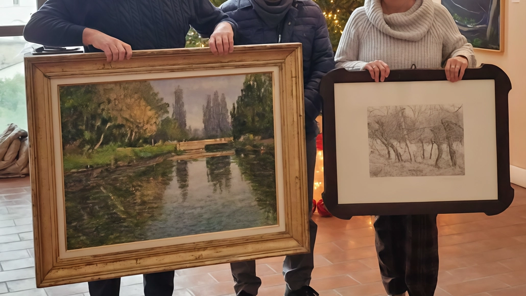 L'artista Teodoro Cotugno dona due opere alla Provincia di Lodi per la collezione d'arte moderna e contemporanea. La consegna avviene dopo l'annuncio durante la mostra dedicata alle sue produzioni grafiche. L'artista Teodoro Cotugno dona due opere alla Provincia di Lodi per la collezione d'arte moderna e contemporanea. La consegna avviene dopo l'annuncio durante la mostra dedicata alle sue produzioni grafiche.