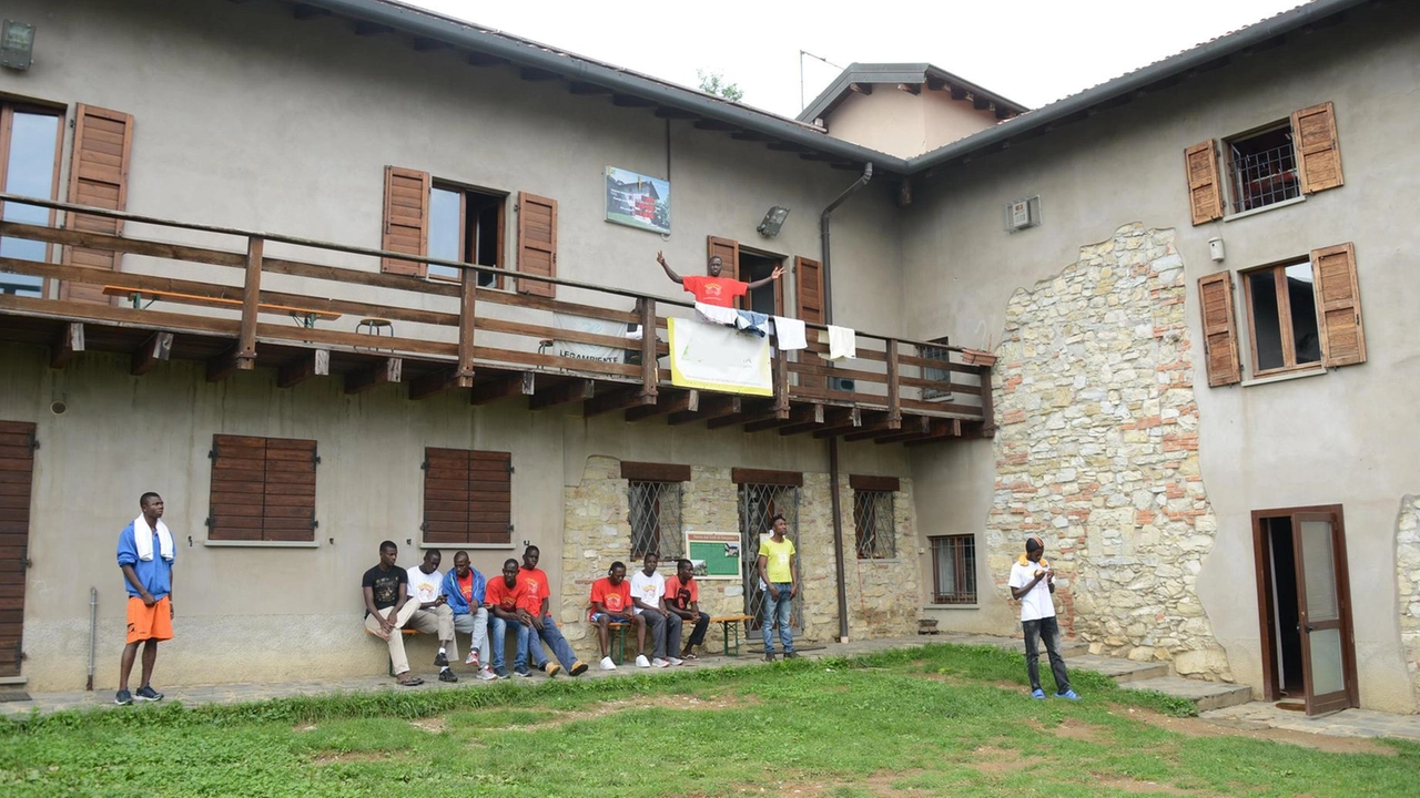 Gli uffici municipali sottodimensionati per far fronte al carico di lavoro .