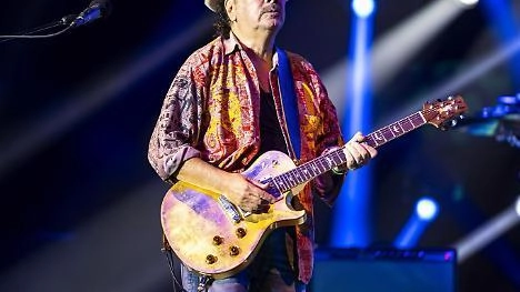 Il chitarrista e compositore messicano naturalizzato statunitense Carlos Santana 77 anni non si esibisce in Europa dal 2018