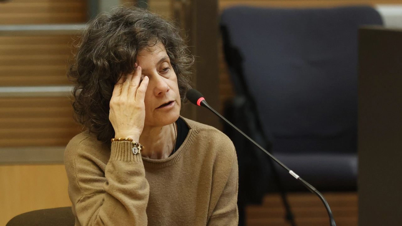 Raffaella Ragnoli aggredì Renato Fagoni mentre erano a tavola Raffaella Ragnoli aggredì Renato Fagoni mentre erano a tavola