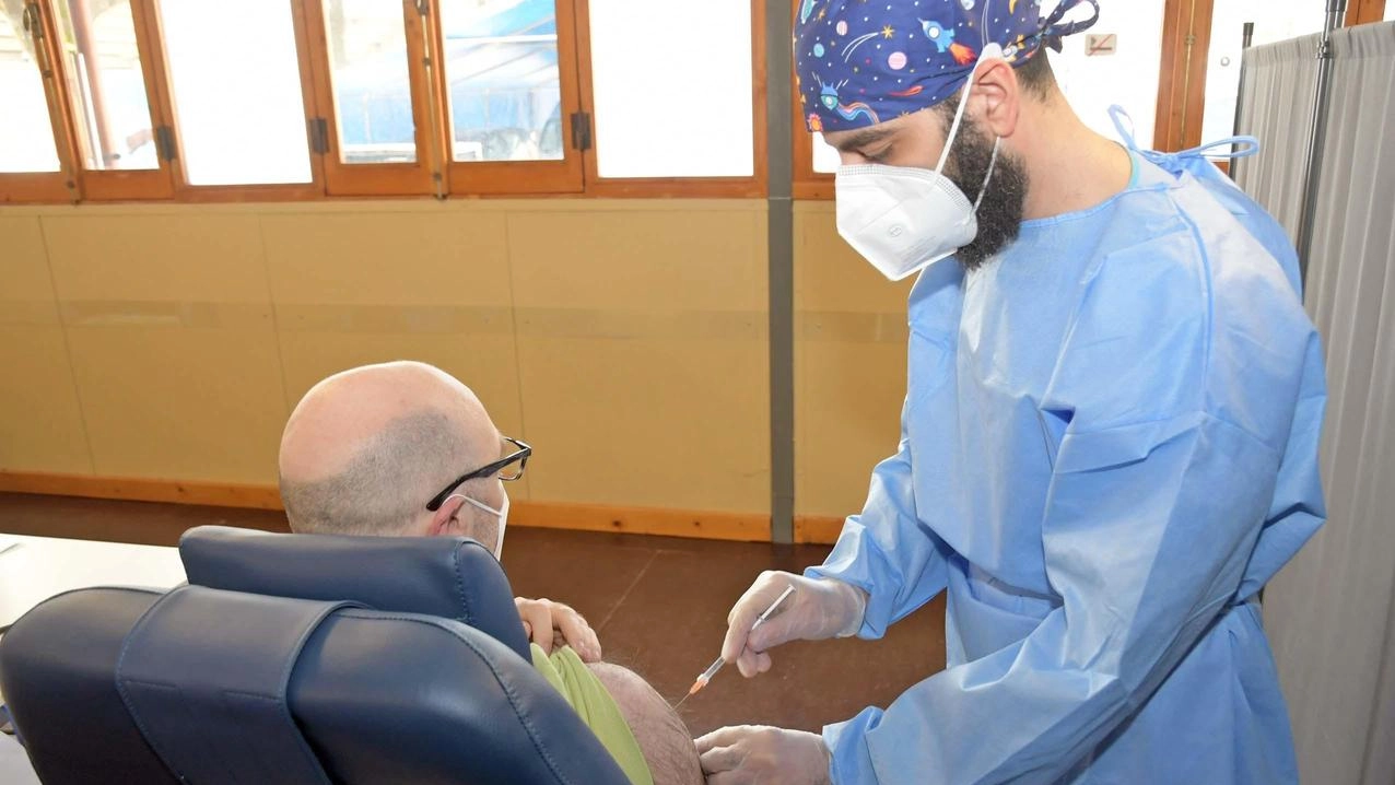 Dal 1° luglio le mascherine non sono più obbligatorie negli ospedali di Castellanza, ma restano raccomandate in alcune aree come Oncologia e Terapia intensiva. Il tampone Covid è ancora obbligatorio in casi specifici. Dal 1° luglio le mascherine non sono più obbligatorie negli ospedali di Castellanza, ma restano raccomandate in alcune aree come Oncologia e Terapia intensiva. Il tampone Covid è ancora obbligatorio in casi specifici.