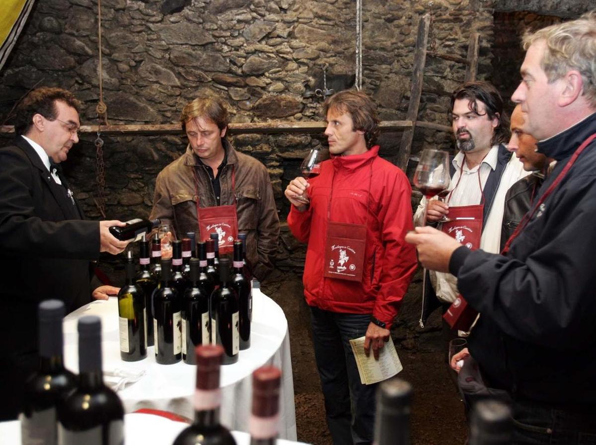 aprono le cantine via al giro rock pass per astemi