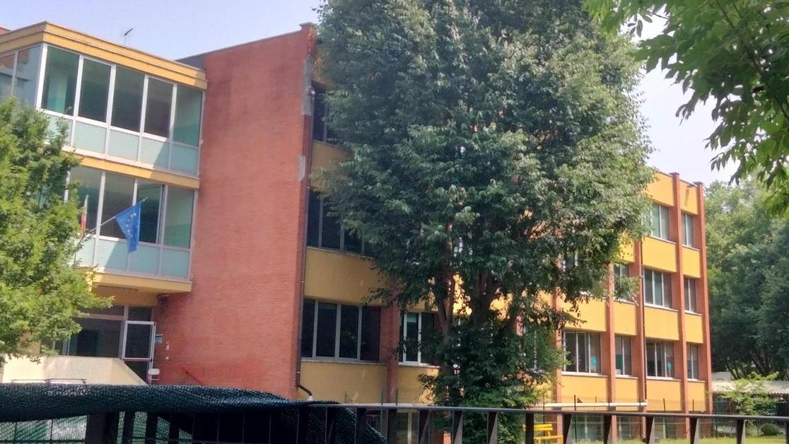 Scuole al giro di valzer. Manzoni in via don Sturzo: ci resterà almeno un anno