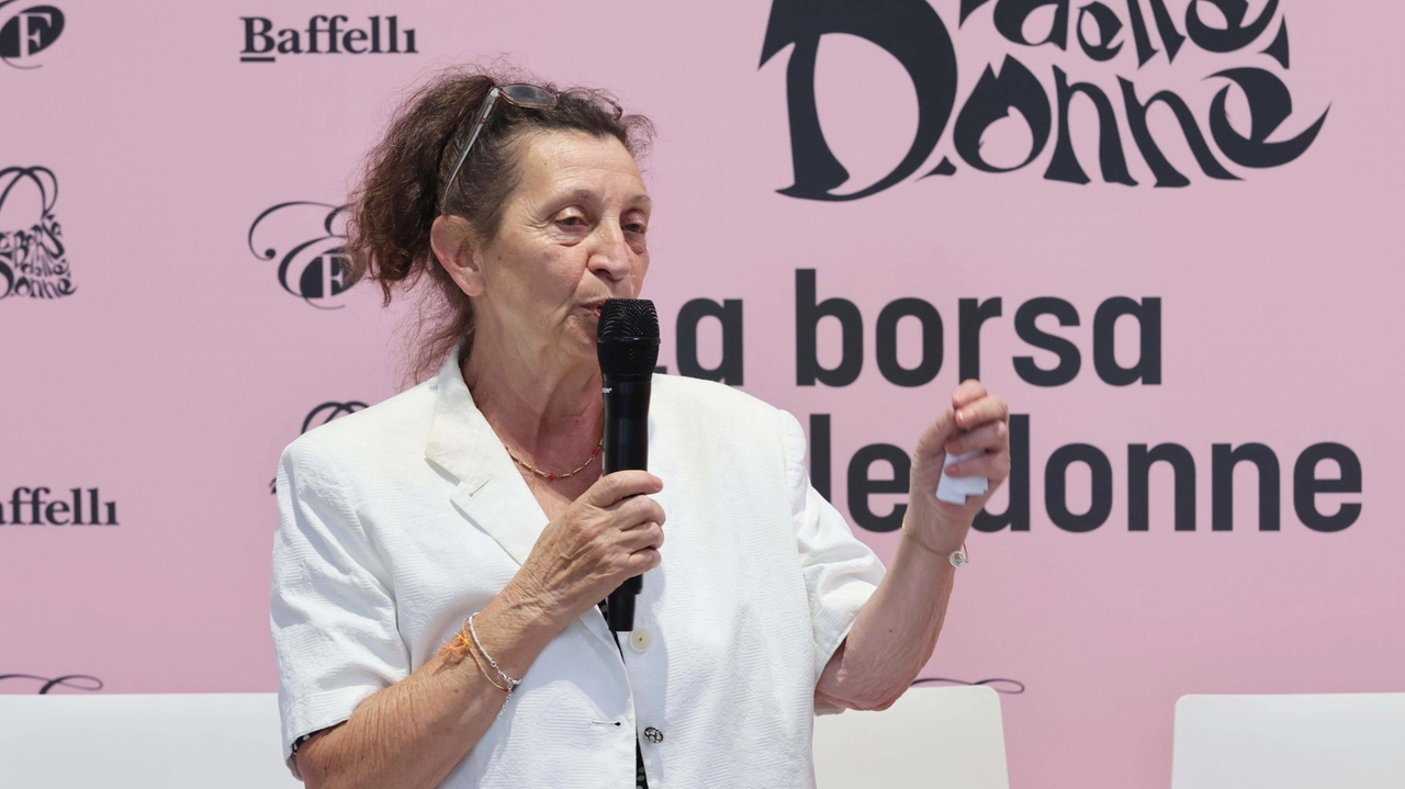 Viviana Cassini presidente del centro antiviolenza Casa delle donne che ha sede in via Faustino al civico 38 dove si svolge la raccolta