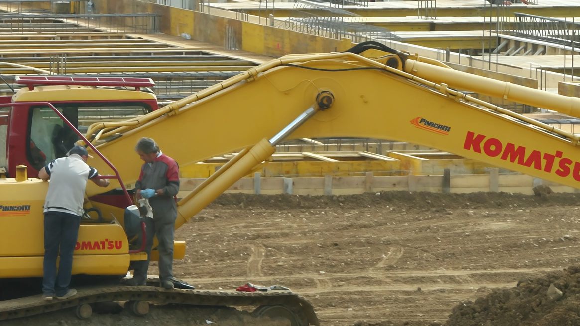 In Brianza il 14% degli appartamenti sono vuoti, mentre a Monza città le abitazioni sfitte sono 7.341 su 62.809, ma i cantieri non si fermano. I Comitati: "C’è già un tetto pronto per i nuovi residenti fino al 2043". In Brianza il 14% degli appartamenti sono vuoti, mentre a Monza città le abitazioni sfitte sono 7.341 su 62.809, ma i cantieri non si fermano. I Comitati: "C’è già un tetto pronto per i nuovi residenti fino al 2043".