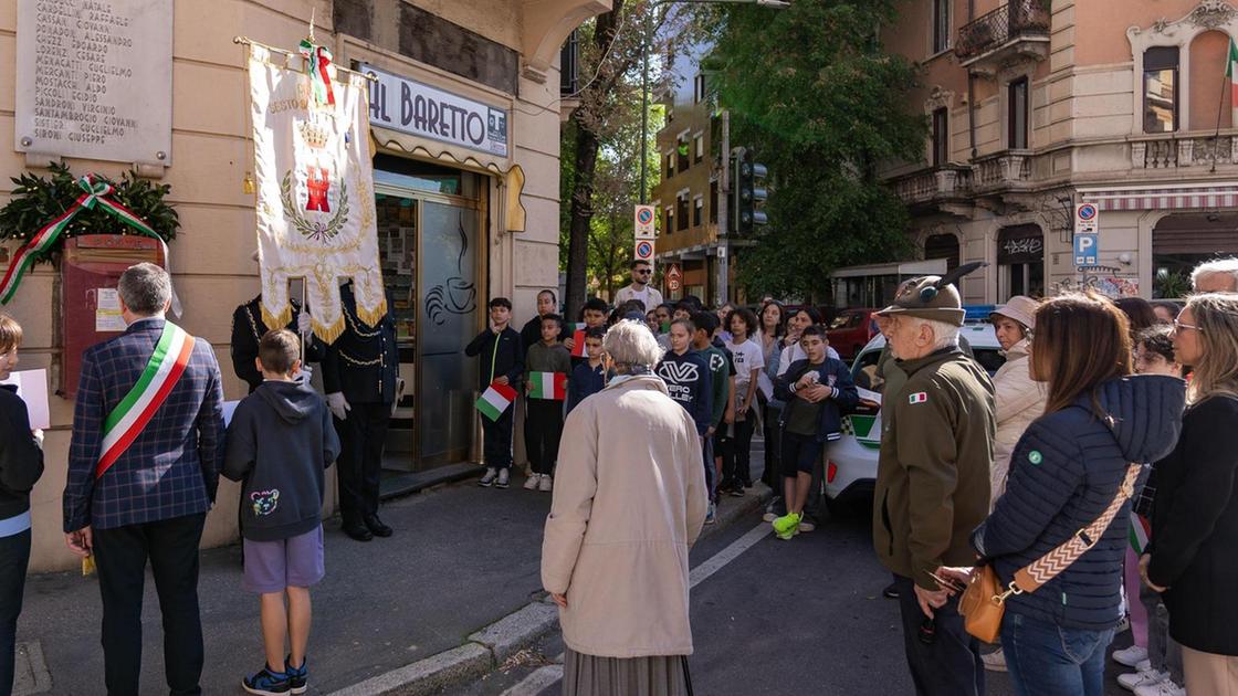 gli 80 anni dalla liberazione tributo a chi è morto per noi 