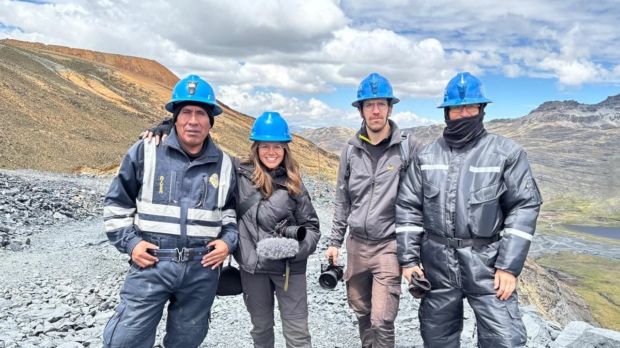 Miniera La Rinconada in Perù: presidente dell’associazione Pachamama ha tradotto in due documentari e una rassegna fotografica lo scempio. Miniera La Rinconada in Perù: presidente dell’associazione Pachamama ha tradotto in due documentari e una rassegna fotografica lo scempio.