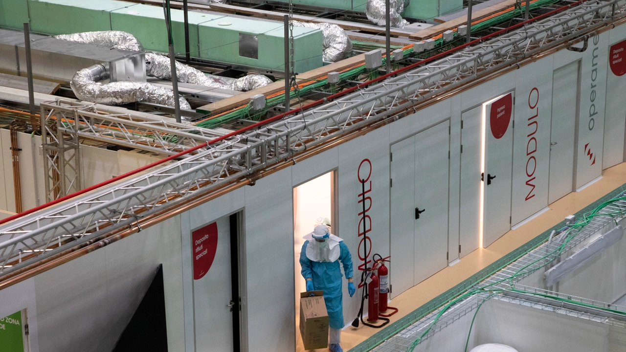 L'ospedale Covid in Fiera Milano L'ospedale Covid in Fiera Milano