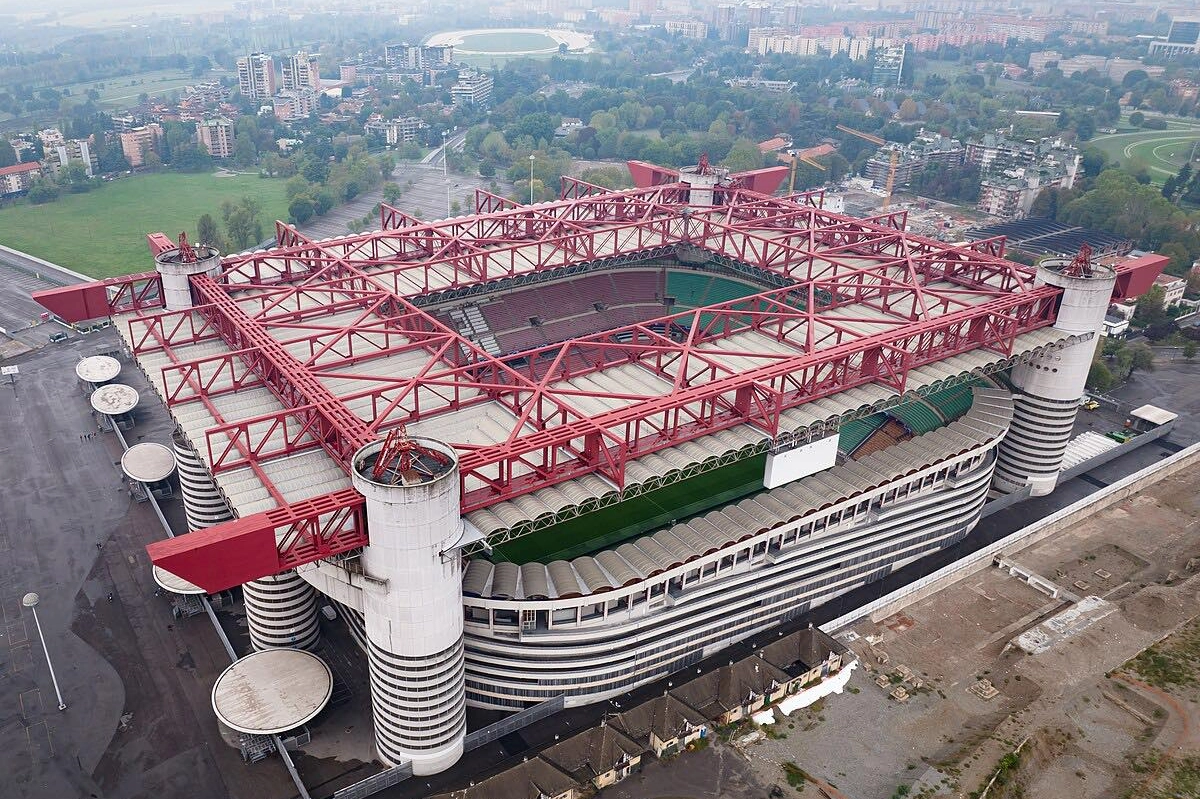 Il Meazza è sottoposto a vincolo, da gennaio di quest'anno, per il suo valore storico-monumentale