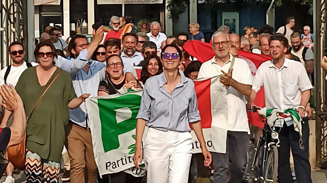 La candidata di centrosinistra si aggiudica il confronto con il 62% dei voti. L’omaggio a Zacchetti, ex primo cittadino morto nel 2024: "È con me anche ora". La candidata di centrosinistra si aggiudica il confronto con il 62% dei voti. L’omaggio a Zacchetti, ex primo cittadino morto nel 2024: "È con me anche ora".