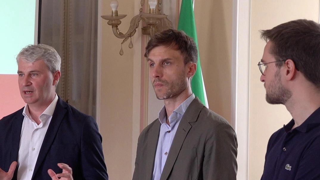 A Varese il sindaco Davide Galimberti: "Le grandi opere cambiano il capoluogo. Ma i piccoli interventi sanno renderlo ancora più bello insieme ai suoi quartieri". A Varese il sindaco Davide Galimberti: "Le grandi opere cambiano il capoluogo. Ma i piccoli interventi sanno renderlo ancora più bello insieme ai suoi quartieri".