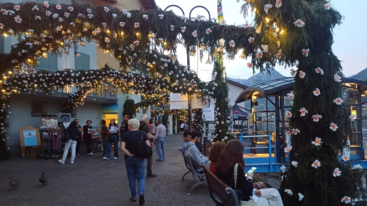 Tutte complete le corse di linea per la Festa di Santa Croce di Carzano a Monte Isola