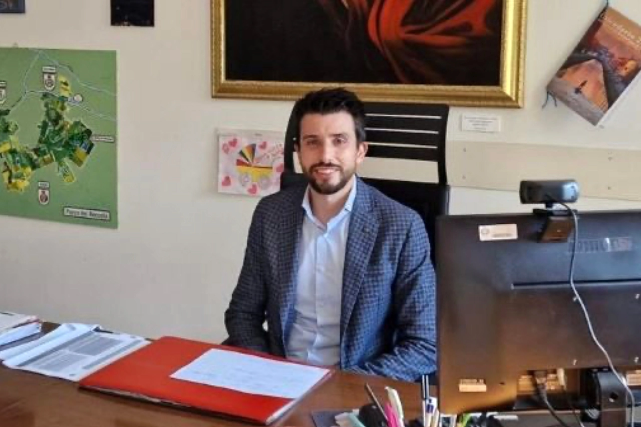 Il sindaco di Canegrate Matteo Modica