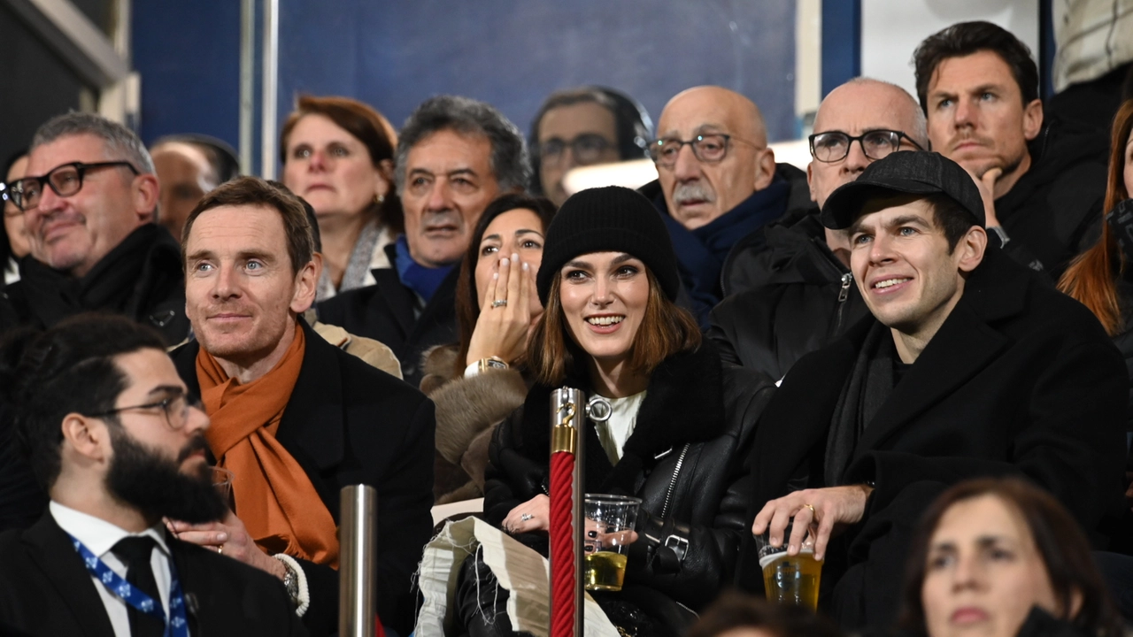 Keira Knightley e Michael Fassbender in tribuna al Sinigaglia Keira Knightley e Michael Fassbender in tribuna al Sinigaglia