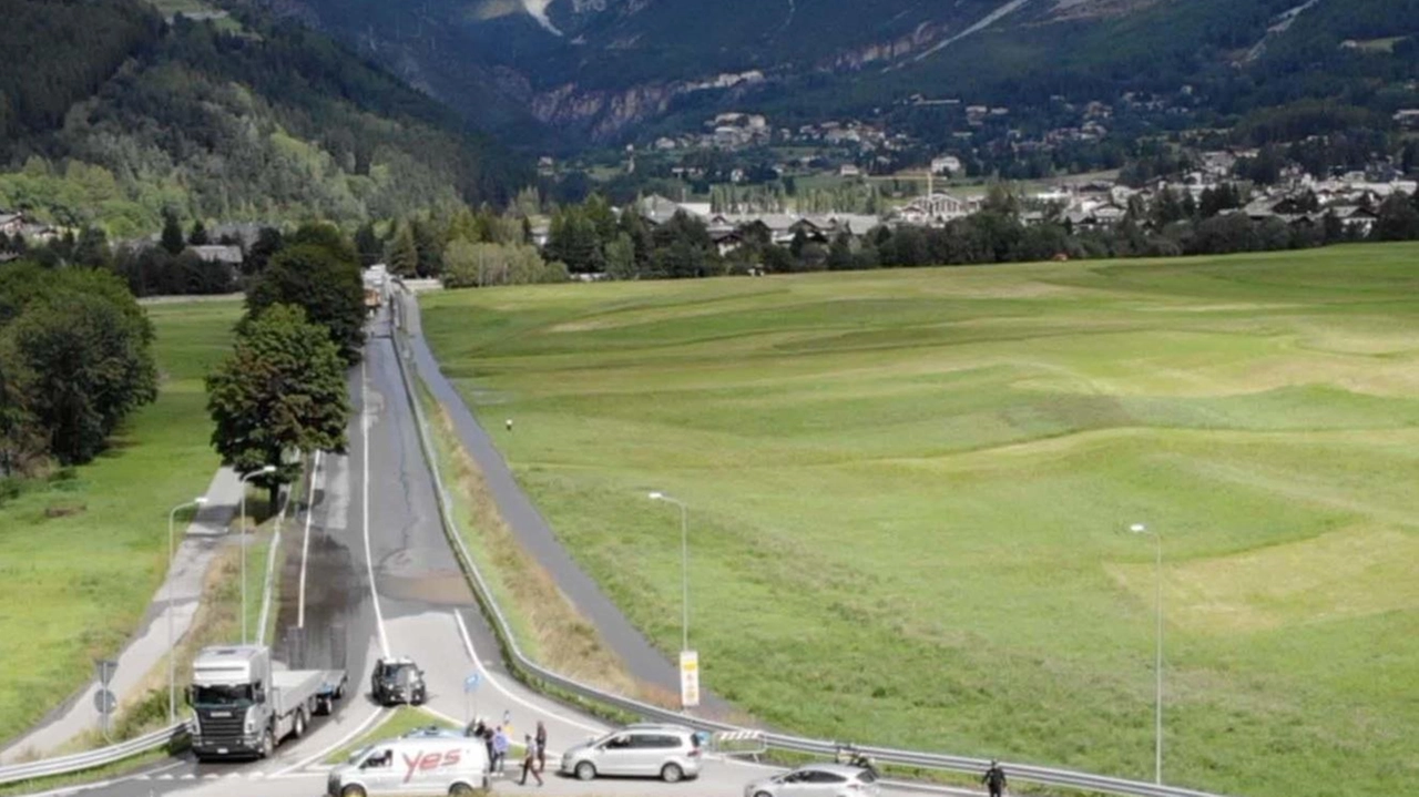 Il Comitato a tutela dell’Alute e il Gruppo Bormini per l’Alute organizzano festa a Bormio per ribadire il no alla tangenzialina e difendere la piana verde minacciata. Il Comitato a tutela dell’Alute e il Gruppo Bormini per l’Alute organizzano festa a Bormio per ribadire il no alla tangenzialina e difendere la piana verde minacciata.