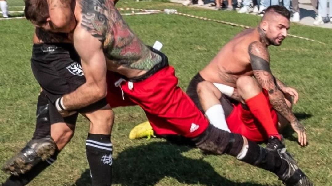 Nell’antica Roma, era l’allenamento dei gladiatori. Oggi, è uno sport che diventa fucina di amicizia e inclusione in fase... Nell’antica Roma, era l’allenamento dei gladiatori. Oggi, è uno sport che diventa fucina di amicizia e inclusione in fase...