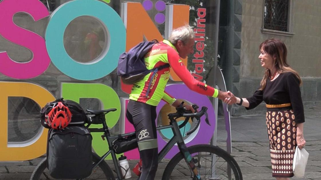 giubileo e olimpiadi nell8217obiettivo un viaggio in bici lungo 2800 km