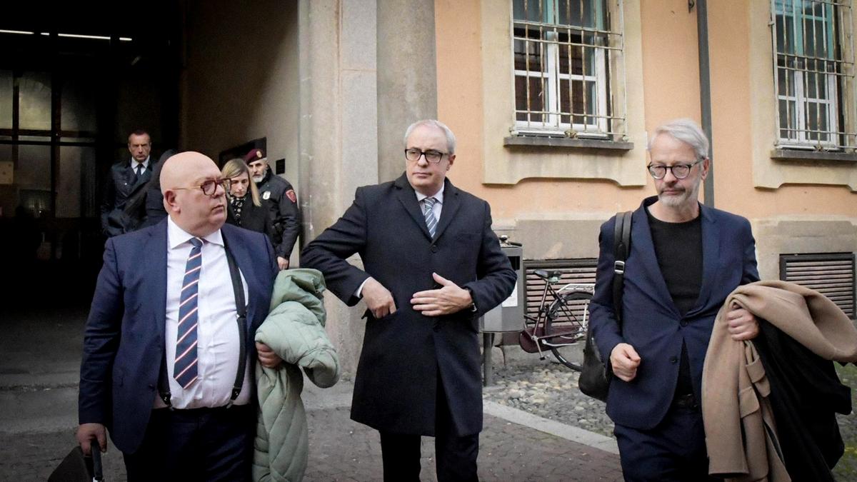 Ucciso in piazza a Voghera, la famiglia di Younes rifiuta 220mila euro di risarcimento dall’ex assessore Adriatici: “Vogliamo giustizia”