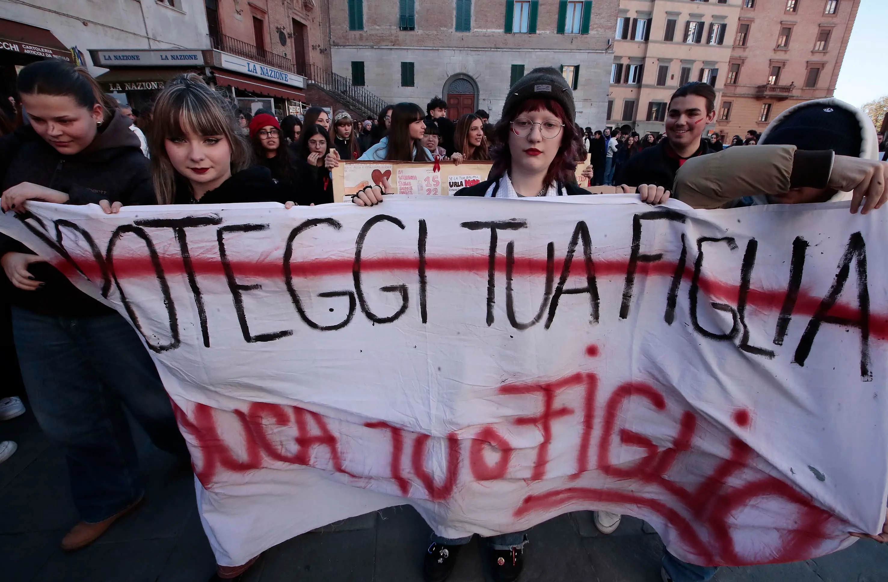 Cantù, violenze sessuali su minori: il prof predatore seriale ora rischia il processo