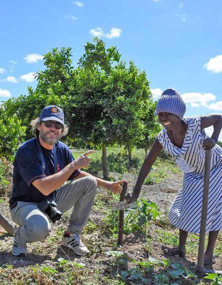 Lo sguardo dell’altro. Alessio Boni racconta l’Uganda Lo sguardo dell’altro. Alessio Boni racconta l’Uganda