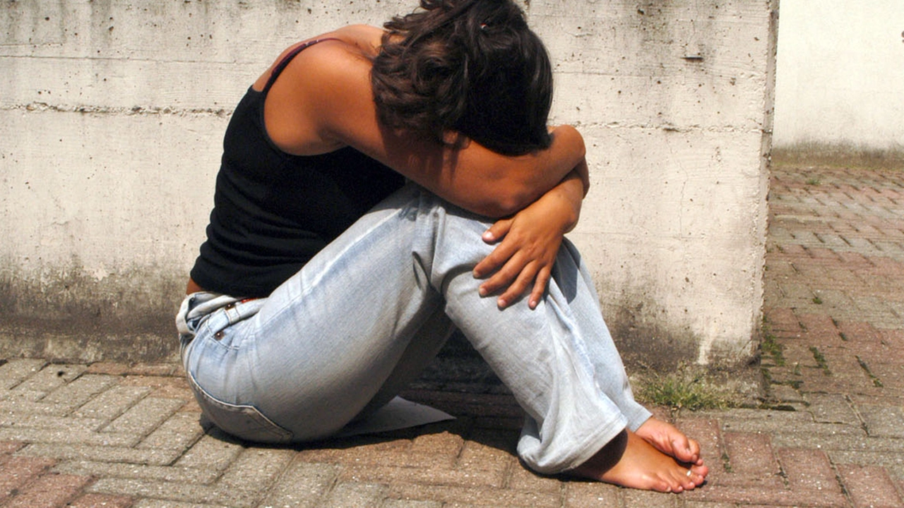 Il Centro antiviolenza Hara ha sede a Rho in via Meda 20 e a Bollate in via Piave 20, all’interno dell’ospedale. Il numero da contattare in caso di necessità è 335.1820629 Il Centro antiviolenza Hara ha sede a Rho in via Meda 20 e a Bollate in via Piave 20, all’interno dell’ospedale. Il numero da contattare in caso di necessità è 335.1820629