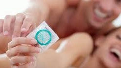 L'utilizzo costante del preservativo tra i giovani è sempre più in calo