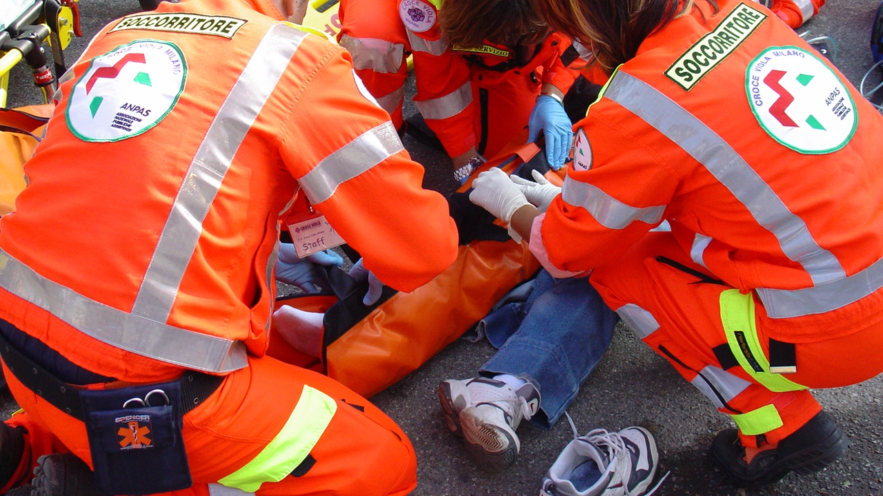 Il giovane è stato portato all'ospedale San Matteo di Pavia (foto di repertorio) Il giovane è stato portato all'ospedale San Matteo di Pavia (foto di repertorio)