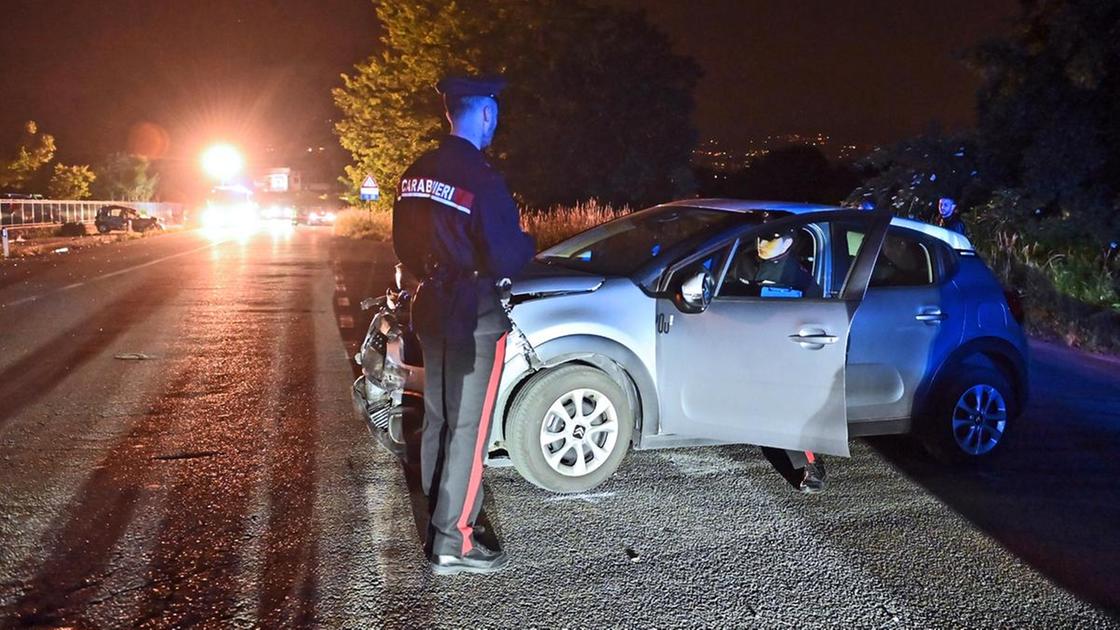 violento scontro fra due auto gravissima ragazza di vent anni